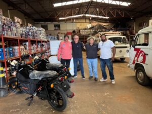 Parque do Peão recebe motos elétricas e reforça compromisso com a sustentabilidade