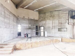 Reforma do telhado atrai 42 empresas