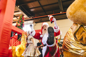 Santa Maria Outlet lança promoção de Natal com cerca de 6 mil prêmios instantâneos